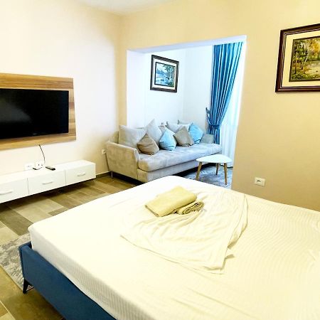Peace Apartments Durres Bagian luar foto