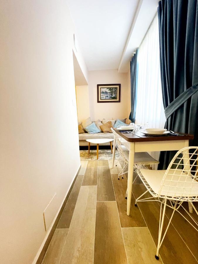 Peace Apartments Durres Bagian luar foto