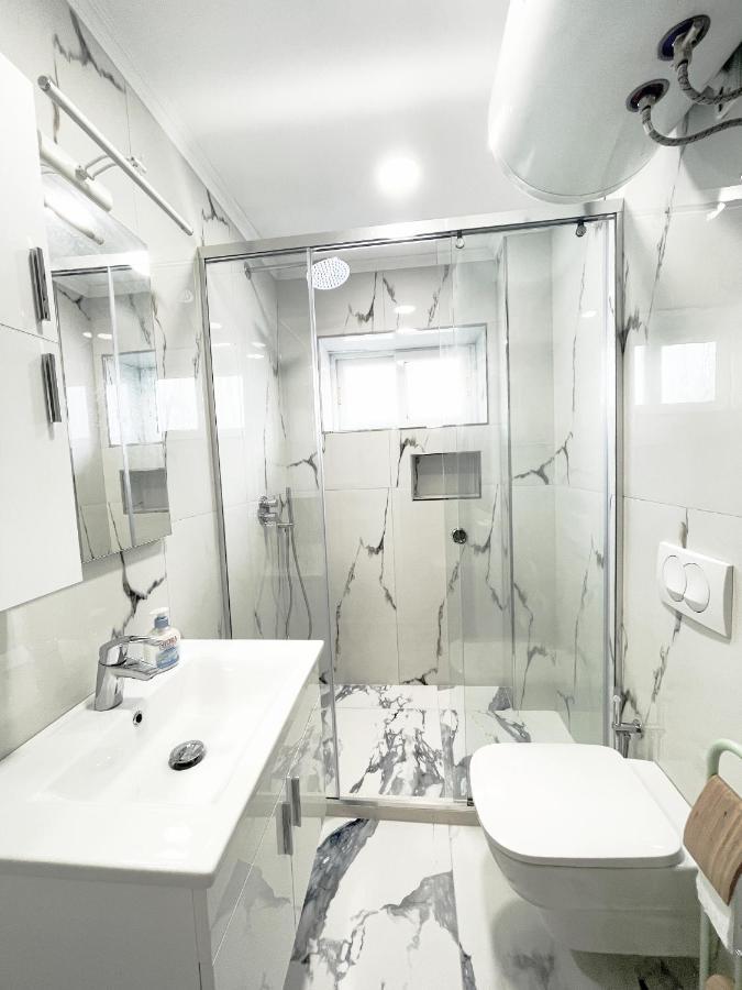 Peace Apartments Durres Bagian luar foto