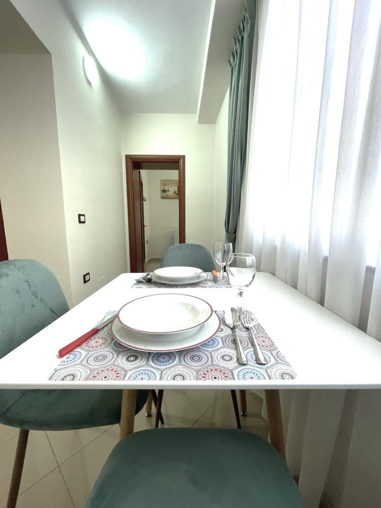 Peace Apartments Durres Bagian luar foto