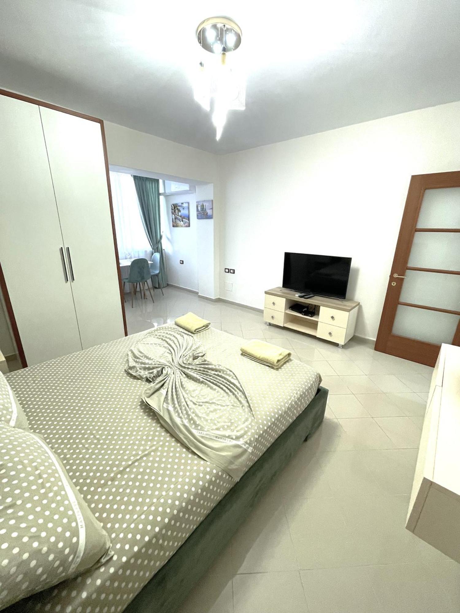 Peace Apartments Durres Bagian luar foto