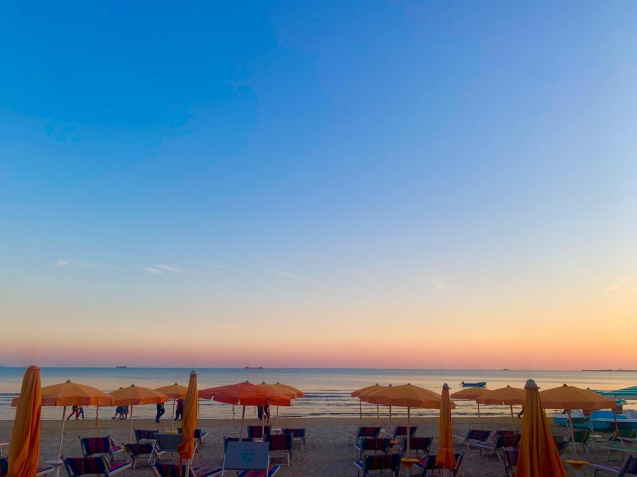 Peace Apartments Durres Bagian luar foto